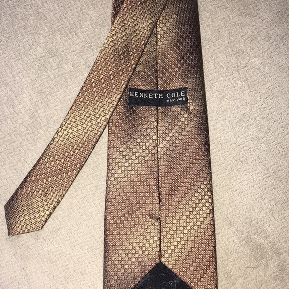 Kenneth Cole Tie​​​ - Picture 3 of 3